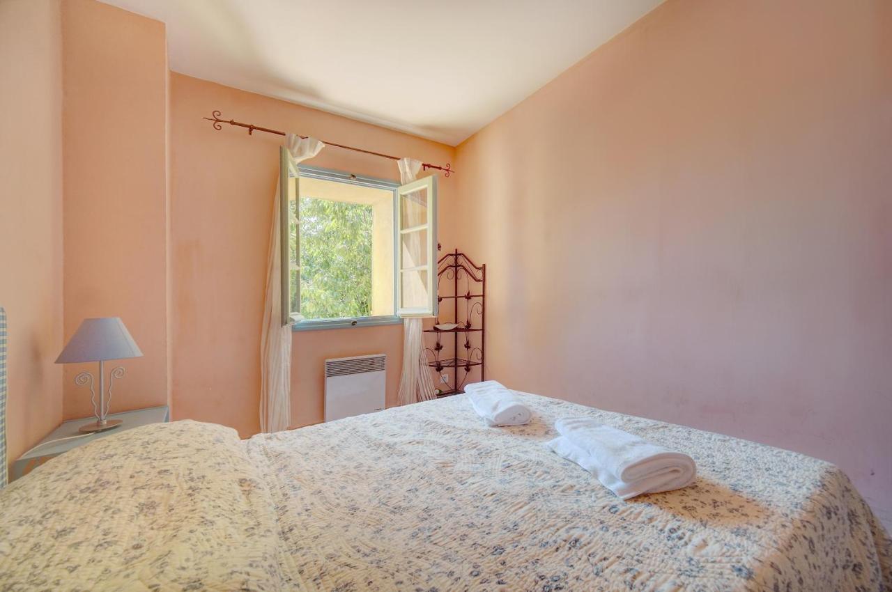 Holiday Home,1296487840:JPEG