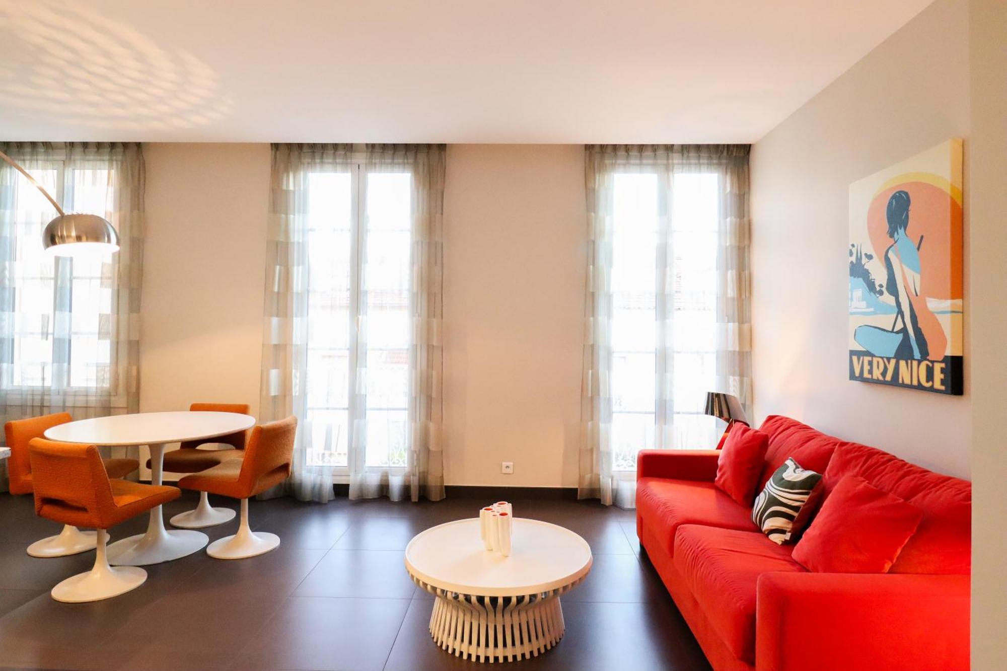 One-Bedroom Apartment