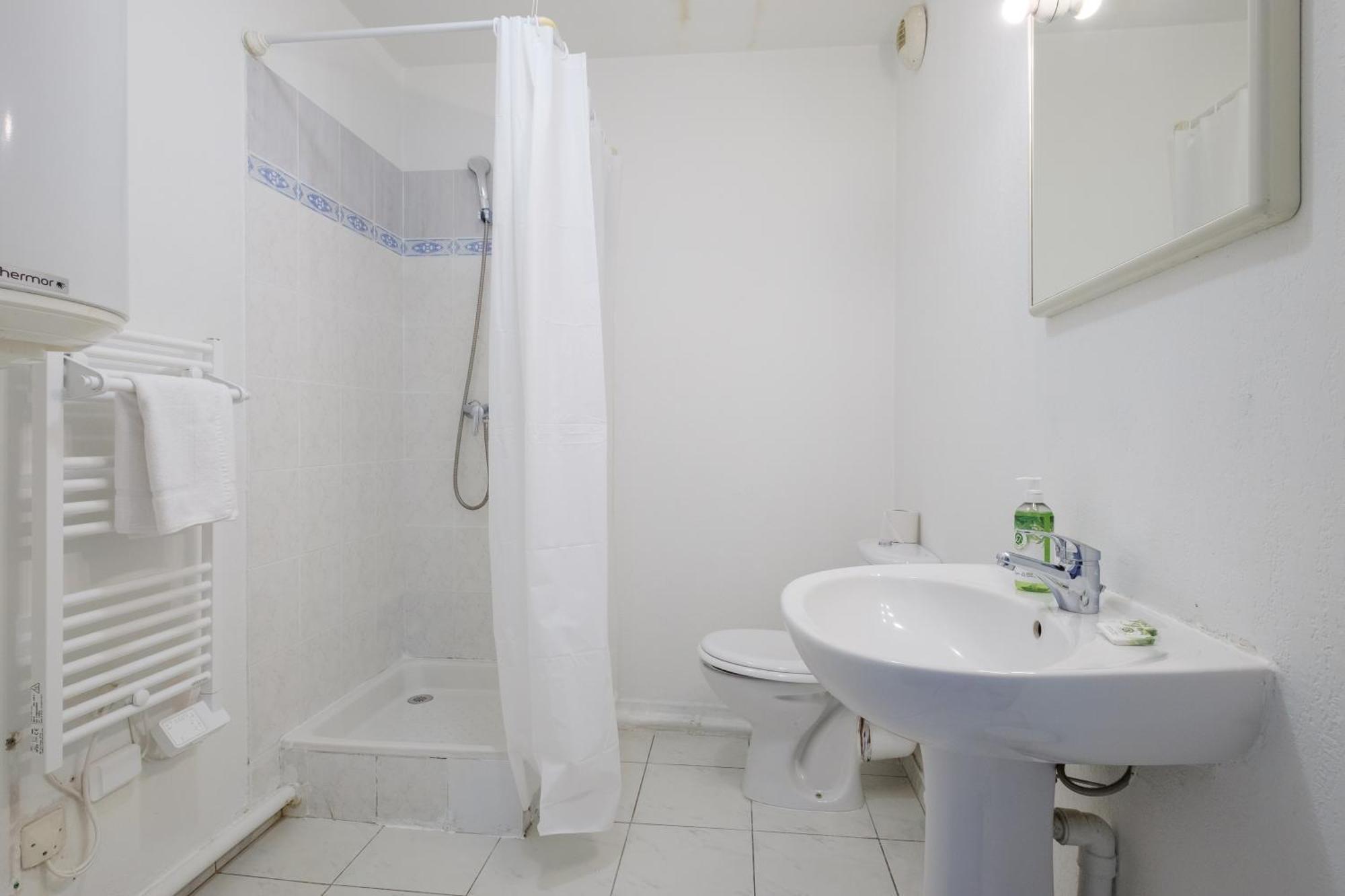 Studio (2 Adults)