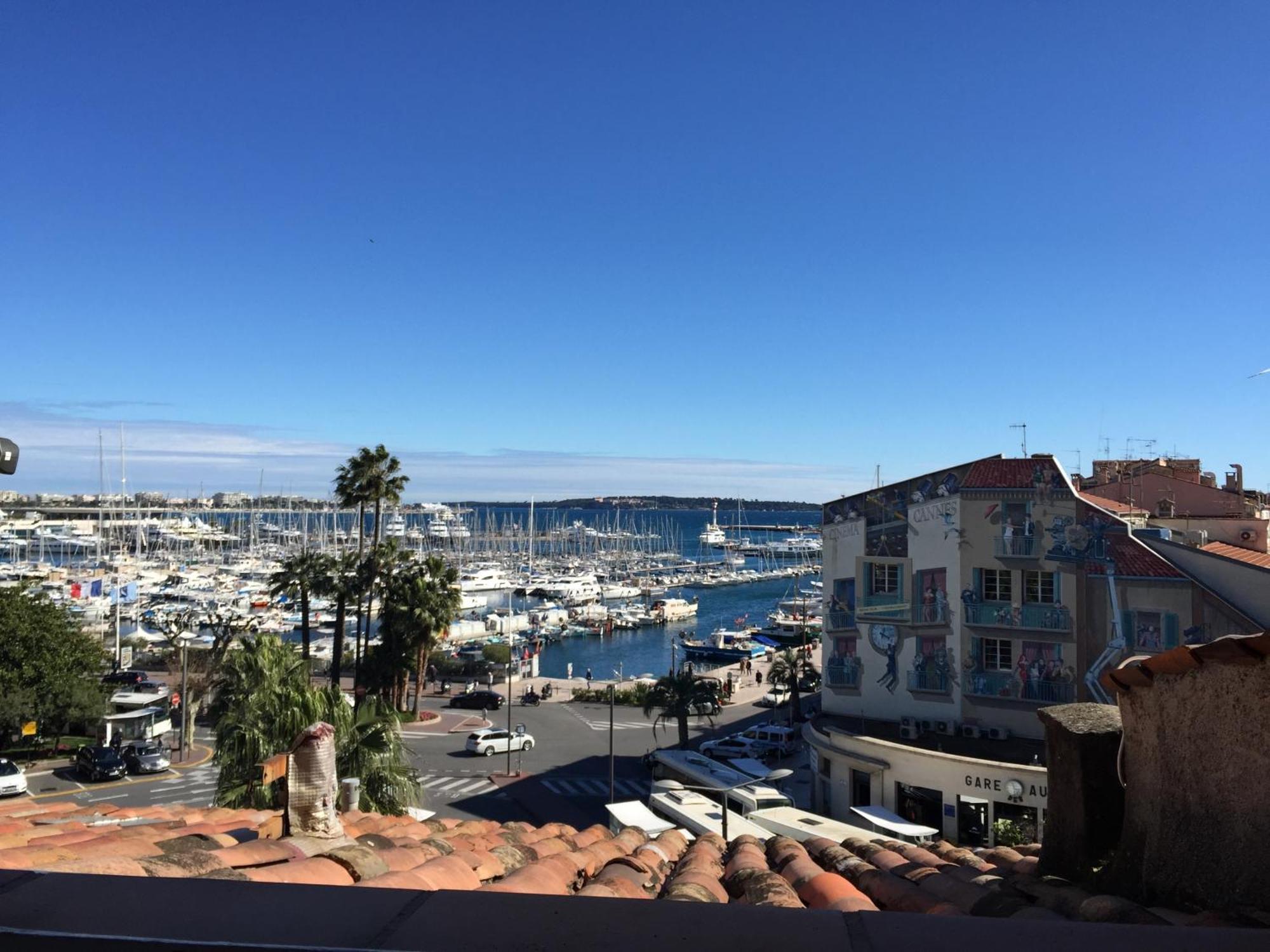 Two-Bedroom Apartment (85 Rue Meynadier 06400 Cannes)