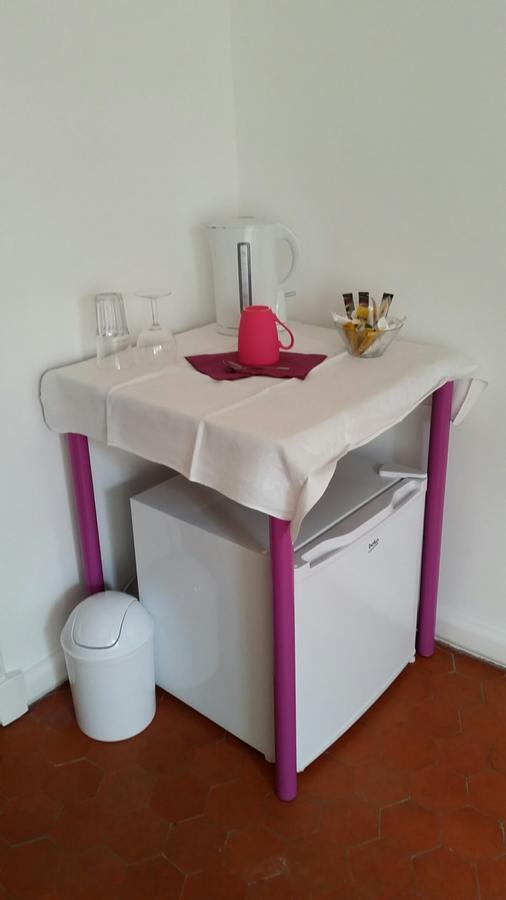 Budget Single Room Shared Shower Toilet,396050340:JPEG