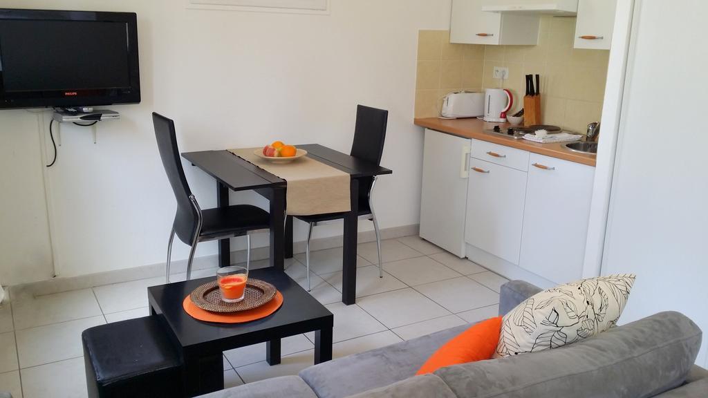 Studio Suite,1323506992:JPEG