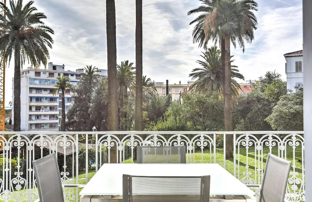 Immogroom-Exclusive- 5 Min From Beaches-Parking- Pool-1