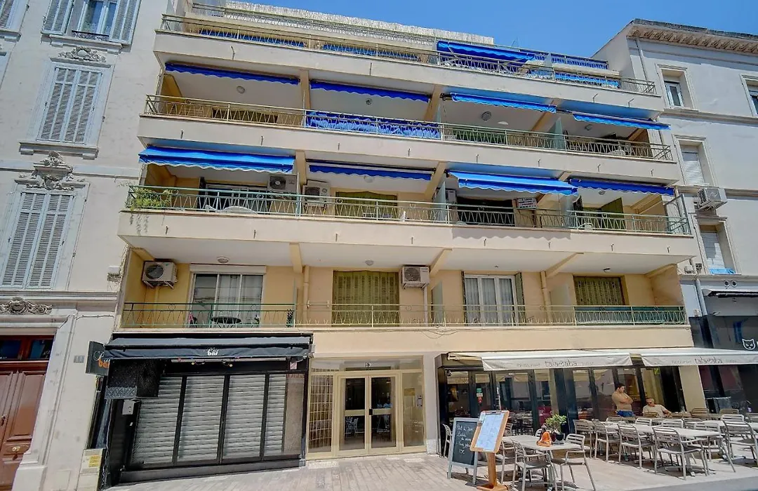 Immogroom -Terrace -Air Conditioning - City-Center-1