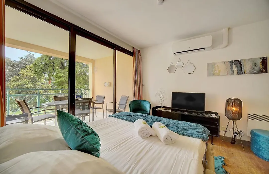 Immogroom - 3 Rooms - Renovated - Pool - Air Conditioning - Parking --1