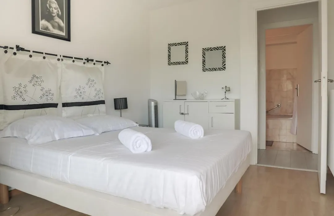 Immogroom - 2 Br- Bright - Terrace - Wifi - Air Conditioning-1
