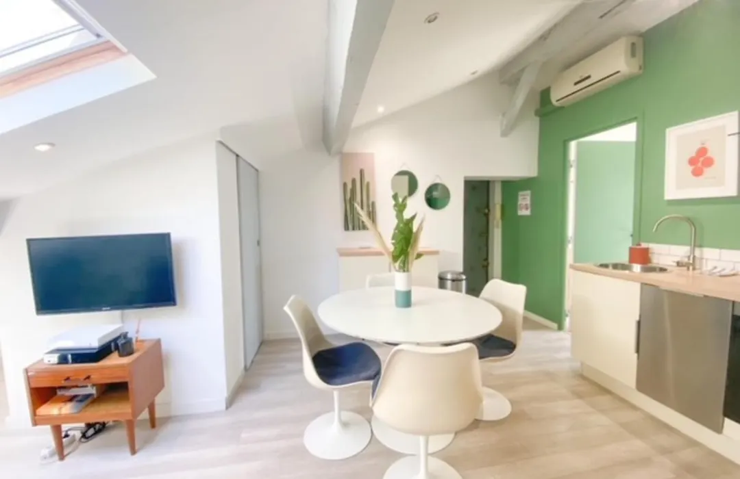 Cosy Apartment 1Br In City Center-1