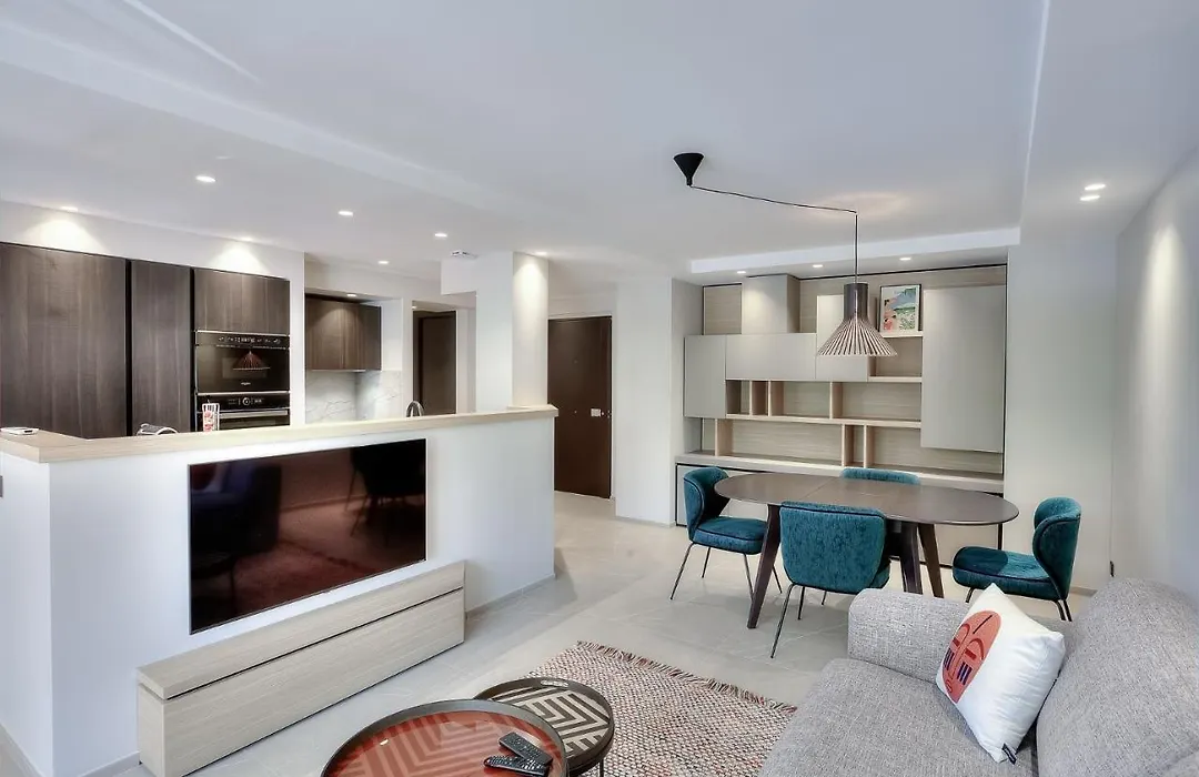 Luxury Flat With Balcony - City Center Cannes-1