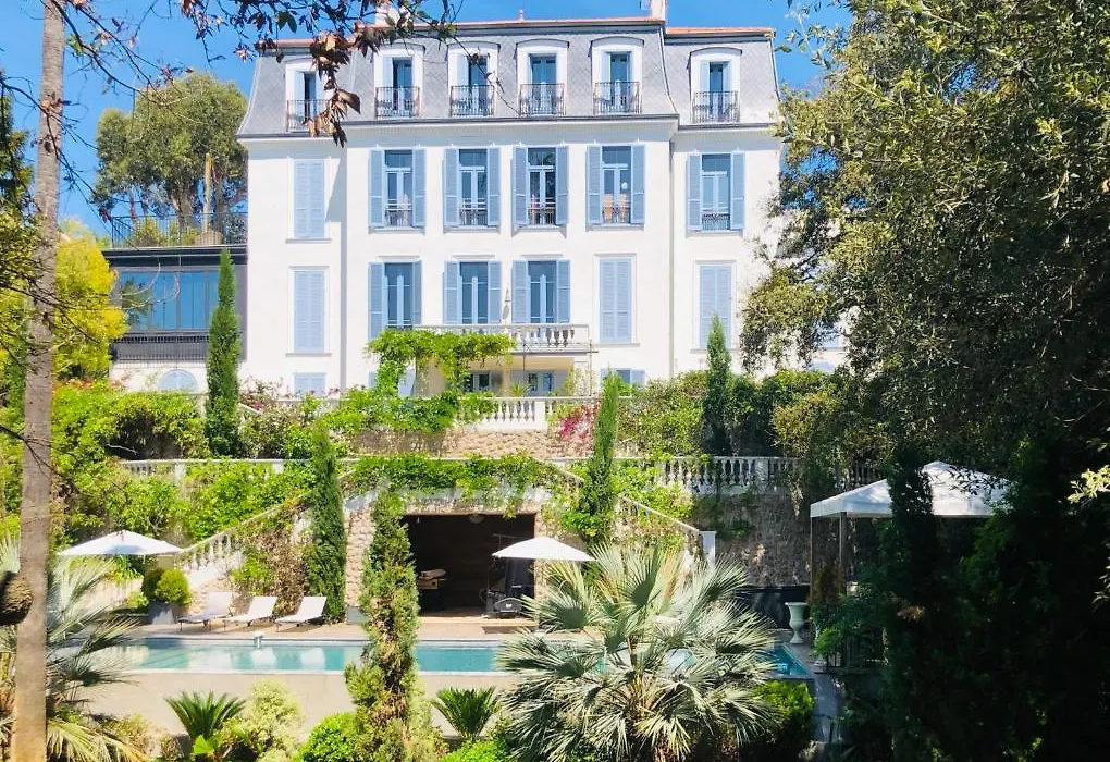 Chateau Les Alouettes-1