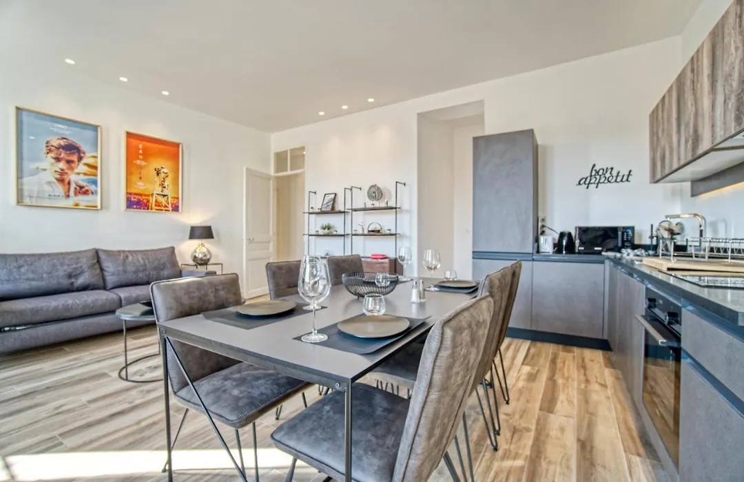 Superbe 3 pièces refait à neuf classé 4 étoiles avec ascenseur et balcon à pied de la plage et du palais des festivals-1