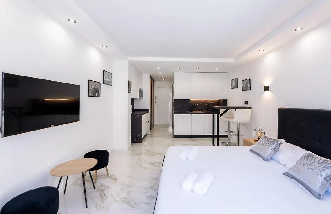 Large Studio - 50M Cannes Beach - Terrace Sea View-1