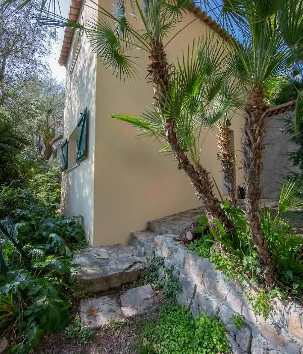 Atypical Tiny House Of 40M2 Looking Over A Garden In The Center Of Cannes-1