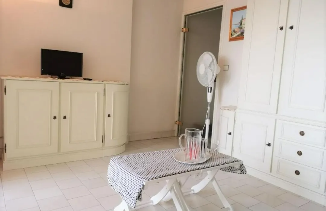 Appartement 2 Pieces Avec Vue Mer, Piscine Et Garage - Cannes La Bocca - Fr-1-609-22-1