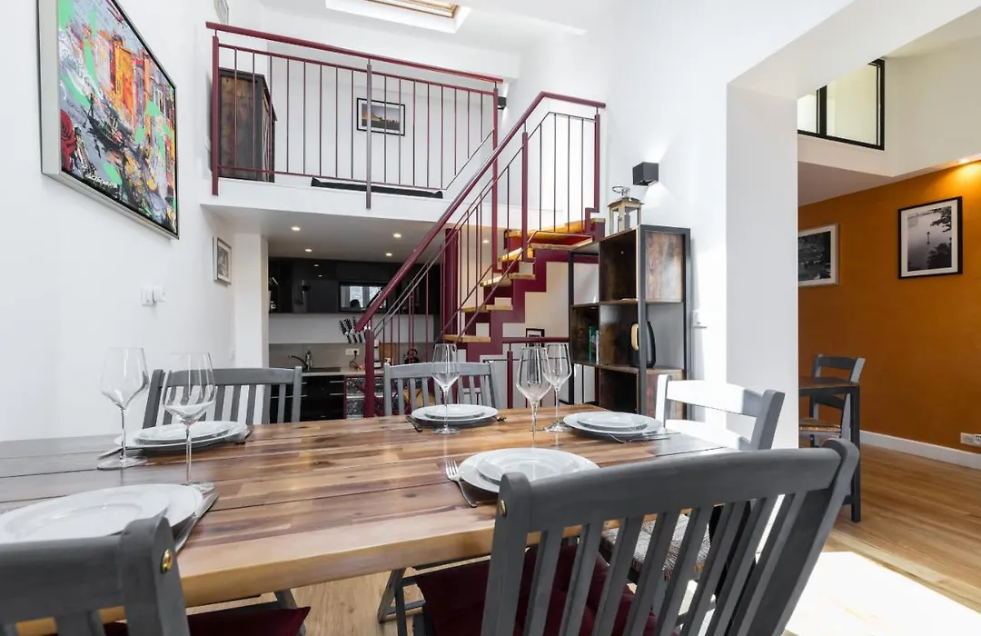 Extraordinary 3 Bdr House Old Town-1
