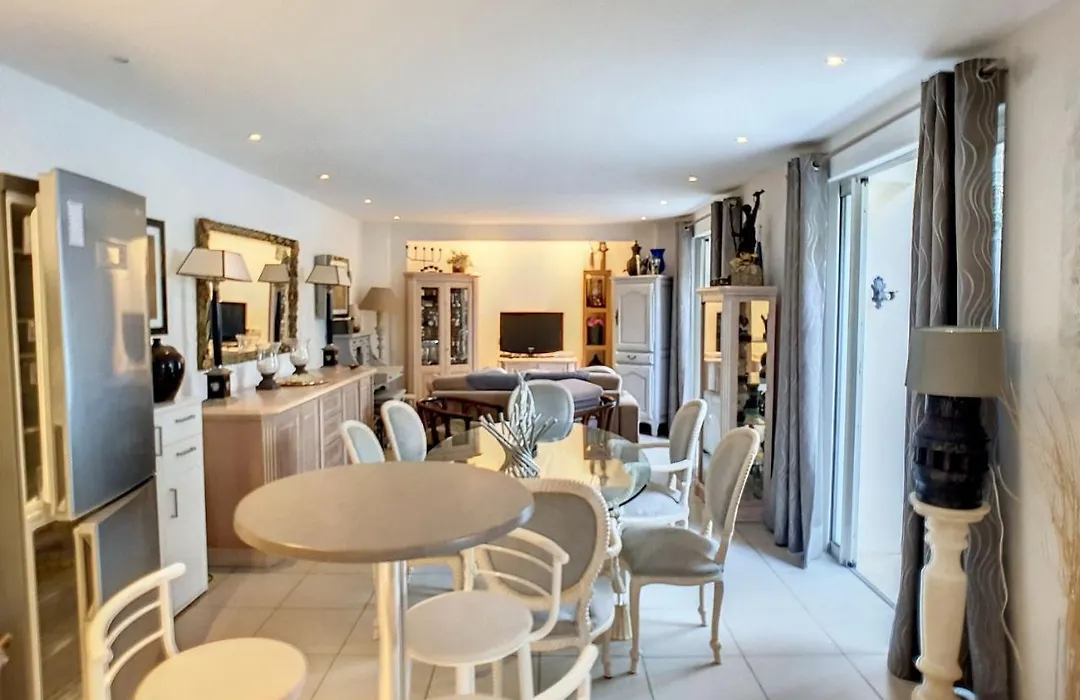 Henri Camille Real Estate - St Marie - City House 3 Bedrooms-1