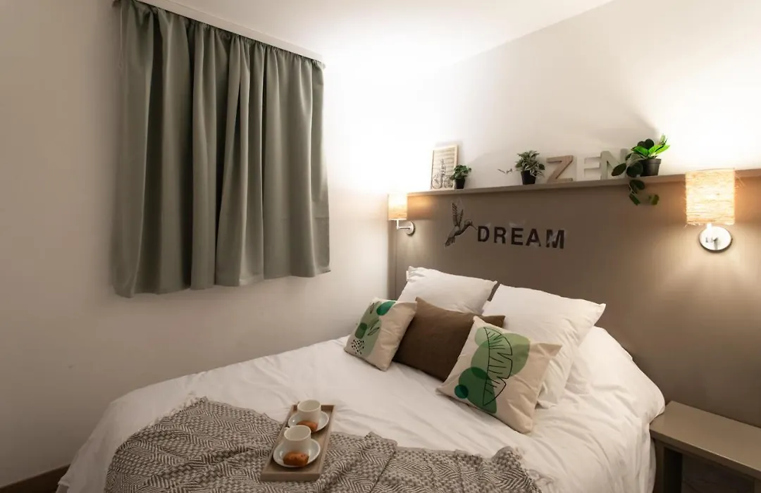 C1 Clemenceau Pool Balcony Bath Ac 2Mins Walk To Sand Beach-1