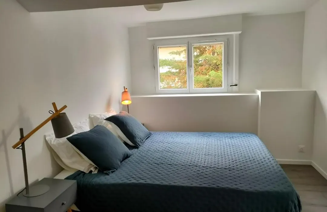 3 Rooms, 2 Bathrooms, In A Villa. Lightfull, Quiet And Charm-1
