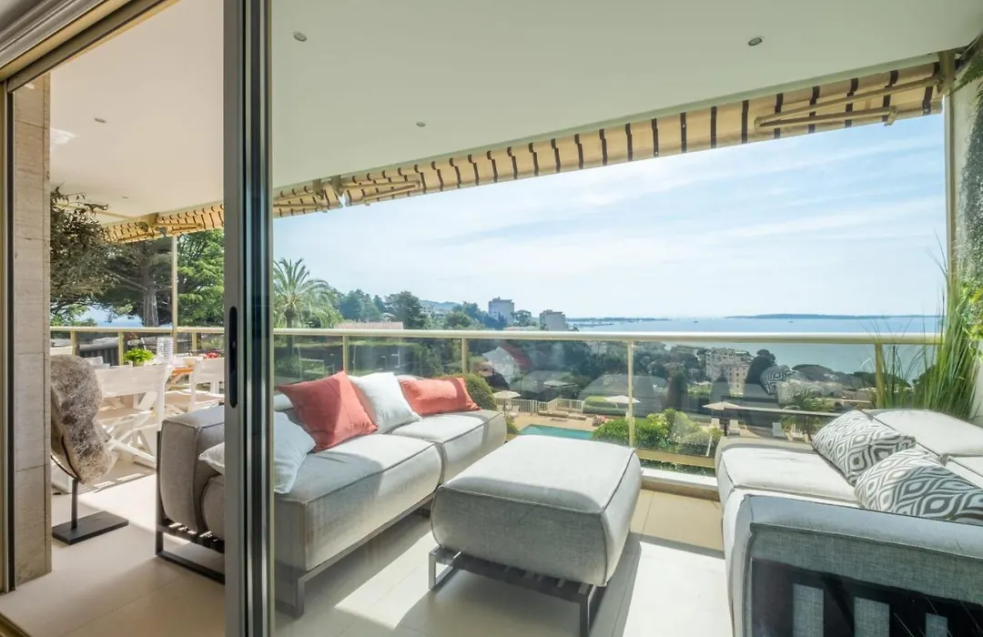 Elegant 3-Room Apartment With Terrace Pool & Island Views-1