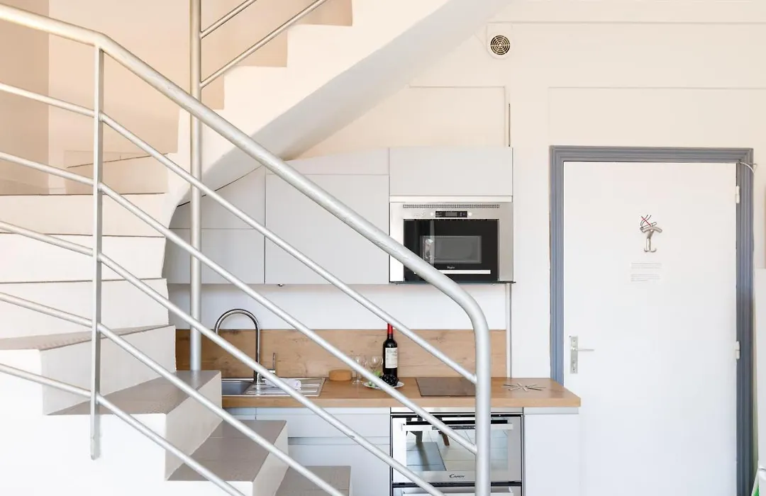 Aya'S Duplex Yourhosthelper-1