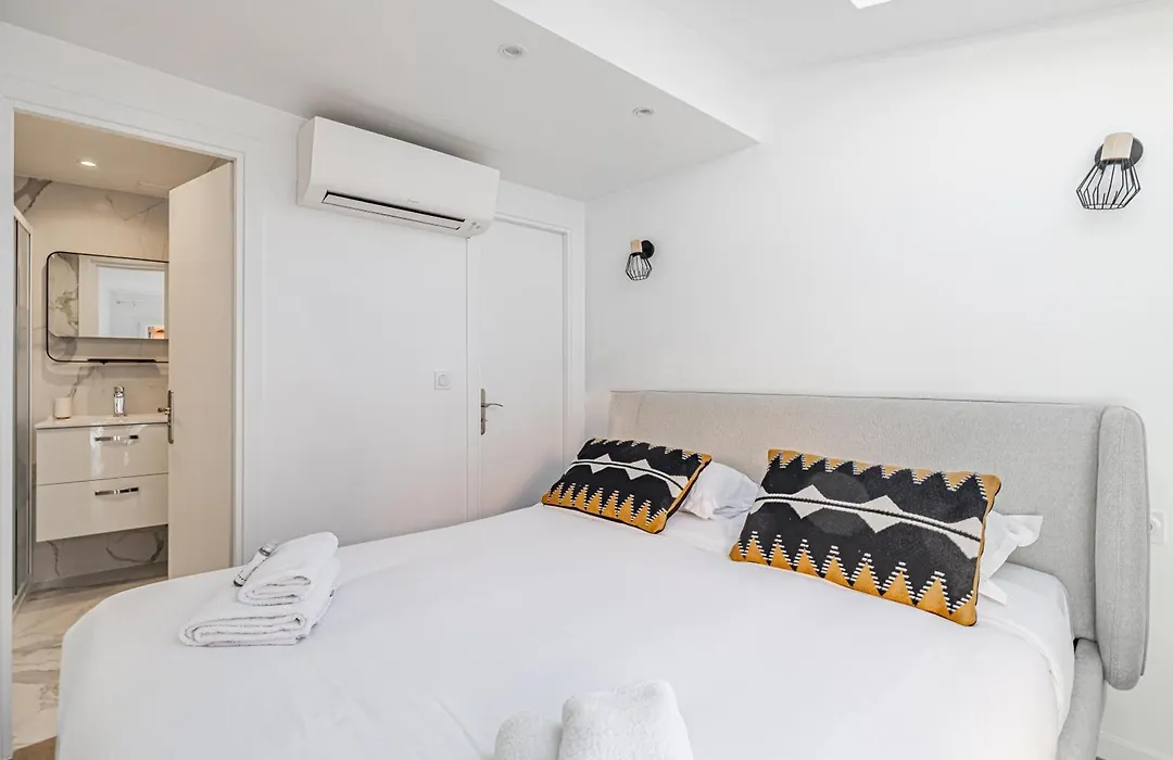 Typical 2 Room Apartment Suquet - 1Br4P-1