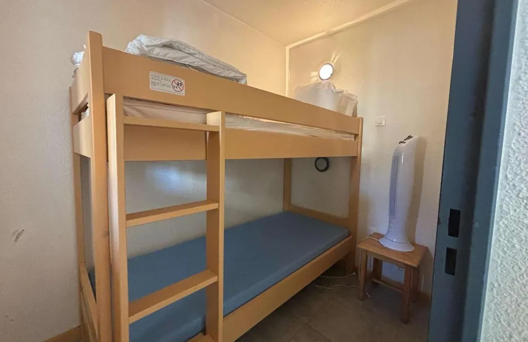Studio Cabine A Cannes La Bocca Avec Piscines Et Proche Plage - Fr-1-609-33-1