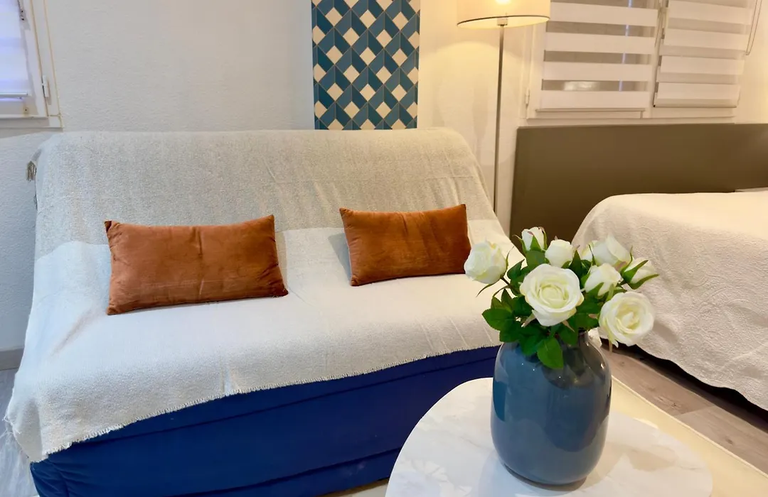 Grand Studio Confortable Au Coeur De Cannes-1