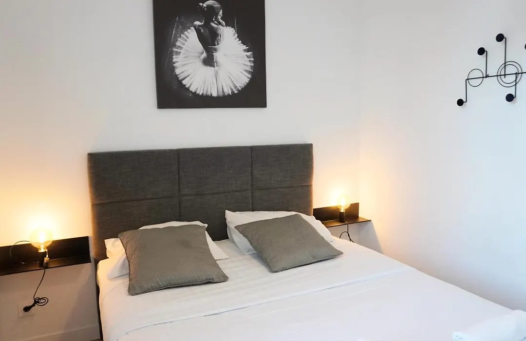Centre Cannes, Appartement 101, 1 room By Palmazur-1