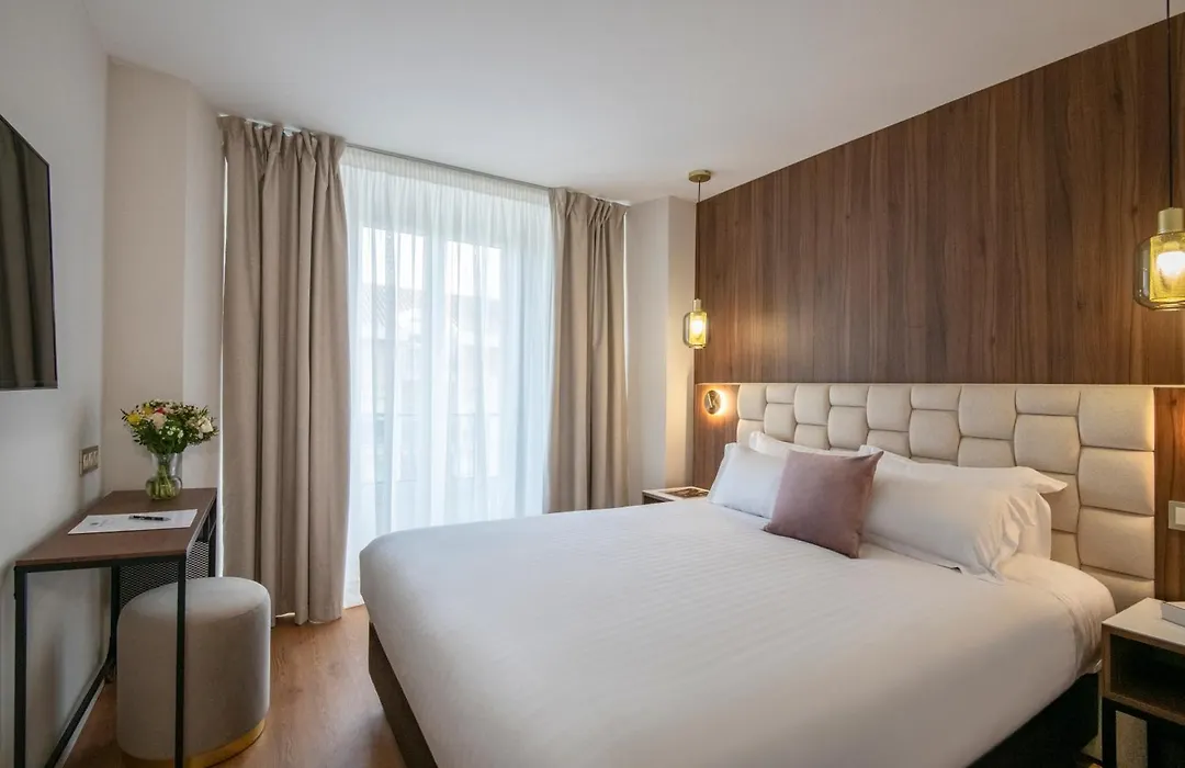 Le Cetai Cannes Beach Hotel-1