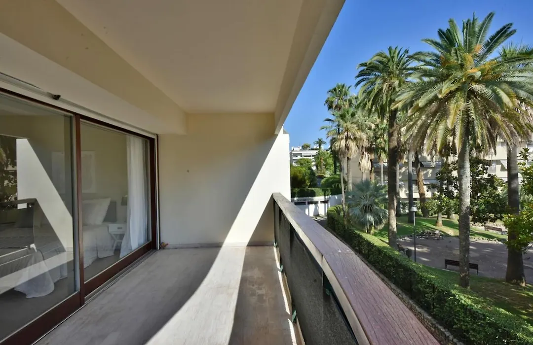 Cannes - 2-Br Flat 15-Min Walk To The Beaches-1