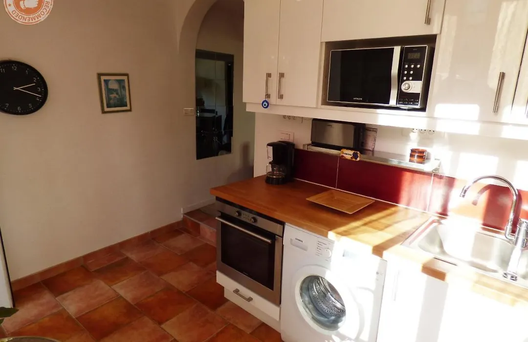 Alc - A523 - 4 Min Palais And Beaches-1