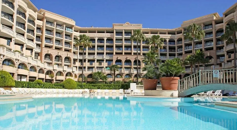 Cannes Vue Mer-1