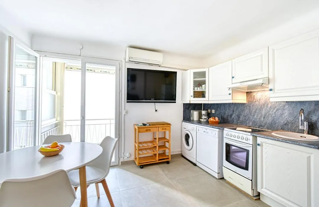 Guestready - Sunny Apartment With Magnificent View Of Plage Du Midi Beach-1