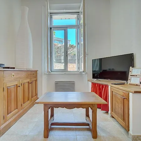 Upstays Quiet Center 60M2 Apartment-3
