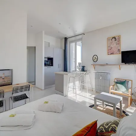 Upstays Garden 70M2 Apartment Cannes-3