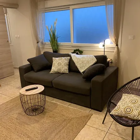 Cosy Apartment + Secured Parking-2