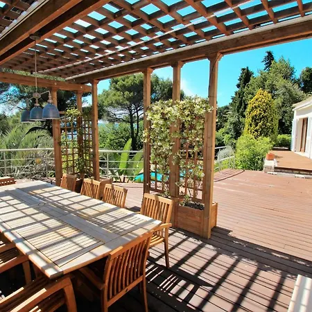 Luxury Villa In Cannes Hills-2