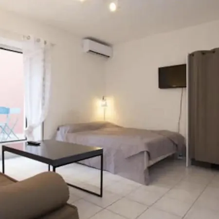 Studio Avec Terrasse A 200 M Du Palais-3