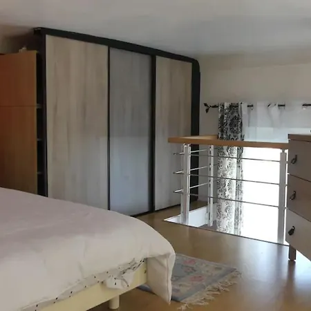 Charmant Appartement Dans Villa Avec Parc-2