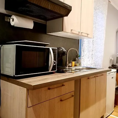 Beachside Appartement In Center Of Cannes-3