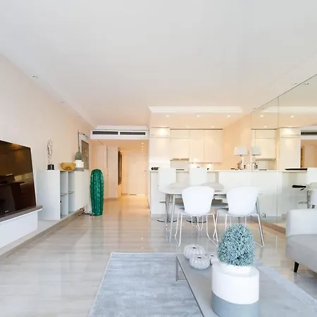 Carlton Area Chic 2 Bedrooms 2 Baths-2