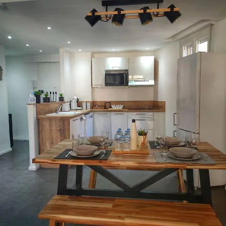 Cannes Holiday Suite A 2 Pas Du Festival Et Plages-2