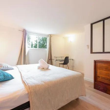 Atypical Tiny House Of 40M2 Looking Over A Garden In The Center Of Cannes-2