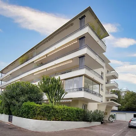 Upstays Terrace 62M Apartment Near Beaches-2