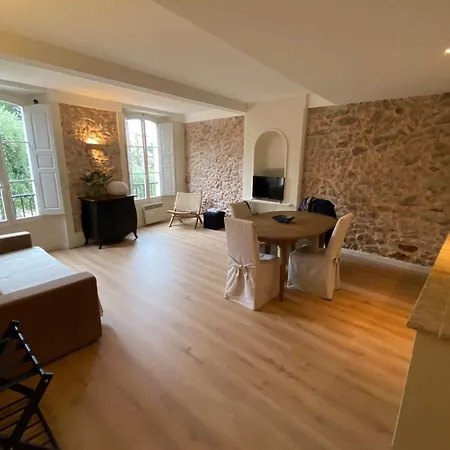 C054-Bel Appartement Lumineux Au Coeur Du Suquet-2