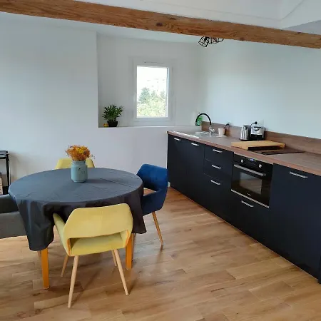 3 Rooms, 2 Bathrooms, In A Villa. Lightfull, Quiet And Charm-2