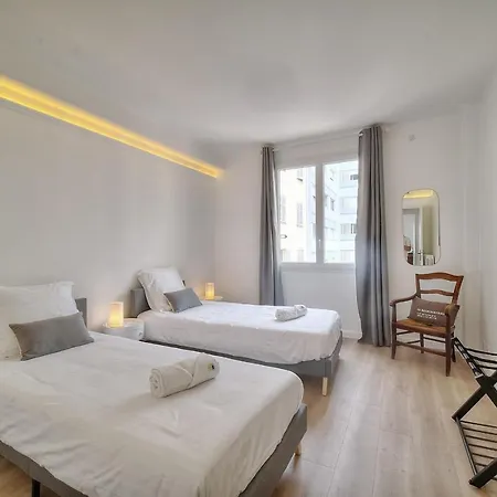 Upstays Terrace 80M Apartment Carnot-3