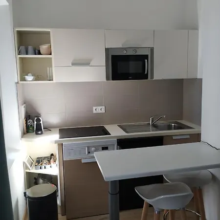 Studio Cannes A 5 Mn A Pied De La Gare Tout Confort Avec Balcon-3