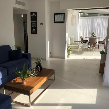 Appartement Montfleury: Dual Terrace Retreat near Croisette Beach-3