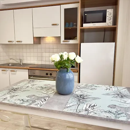 Grand Studio Confortable Au Coeur De Cannes-2