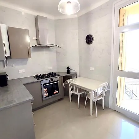 Centre De Cannes - Appartement Renove De 65 M2-2